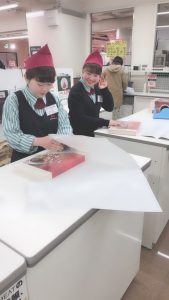 包装頑張ってます!